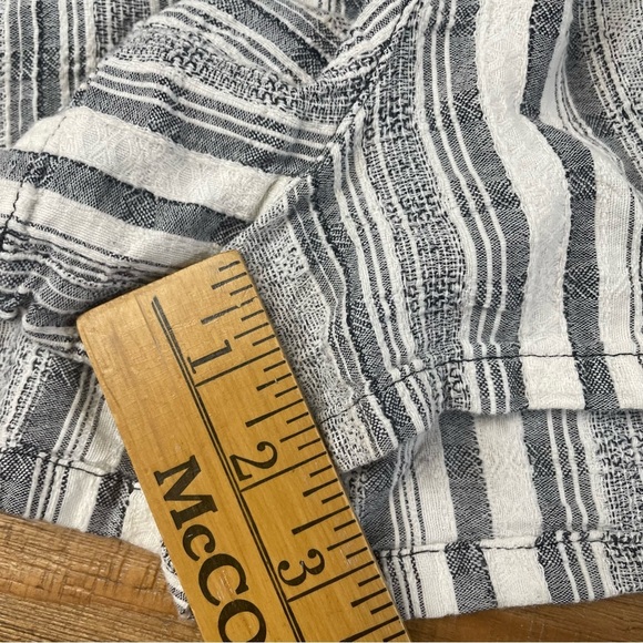 Universal threads women’s size Medium Striped Romper cotton linen look stripes - Picture 7 of 9